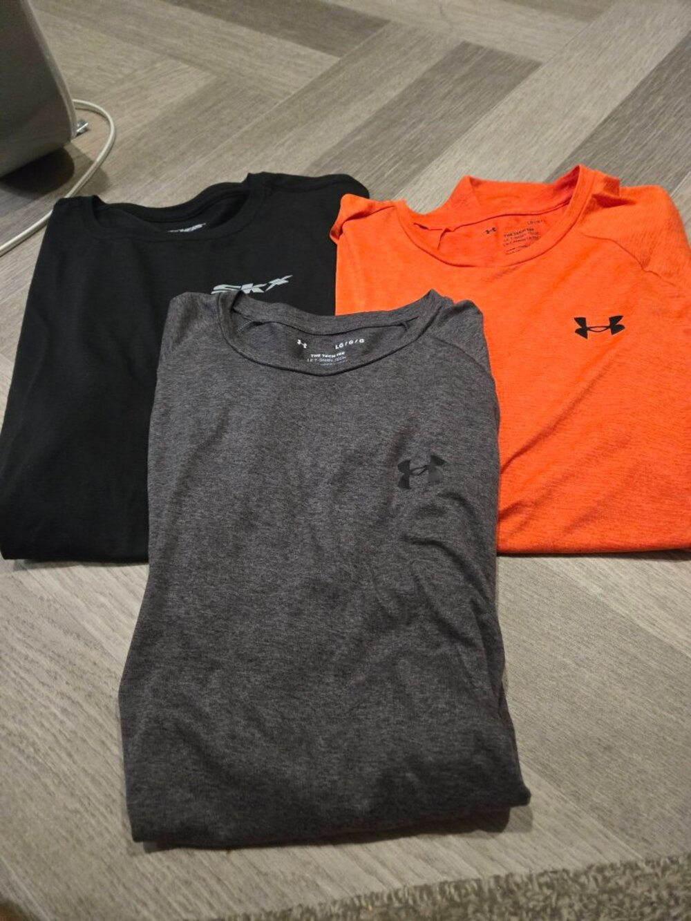 Mens under armour shirts large